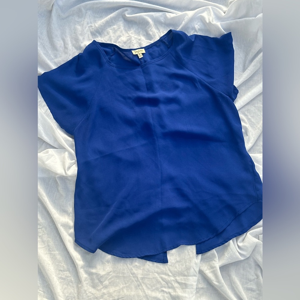 lily white blouse 💙
